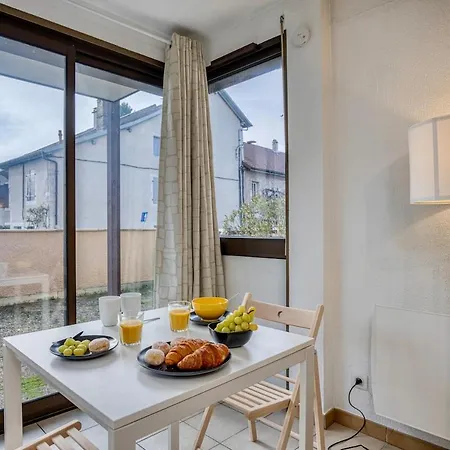 View - Near Cern,geneva,un - Free Parking * Saint-Genis-Pouilly